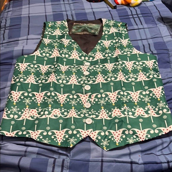 Festive Green and White Vest with Bow Tie - Picture 3 of 7